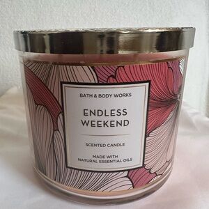 Bath & Body Works Endless Weekend Scented Candle - Pink